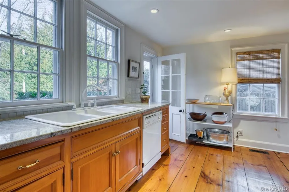 1800 Village Lane Orient, NY 11957