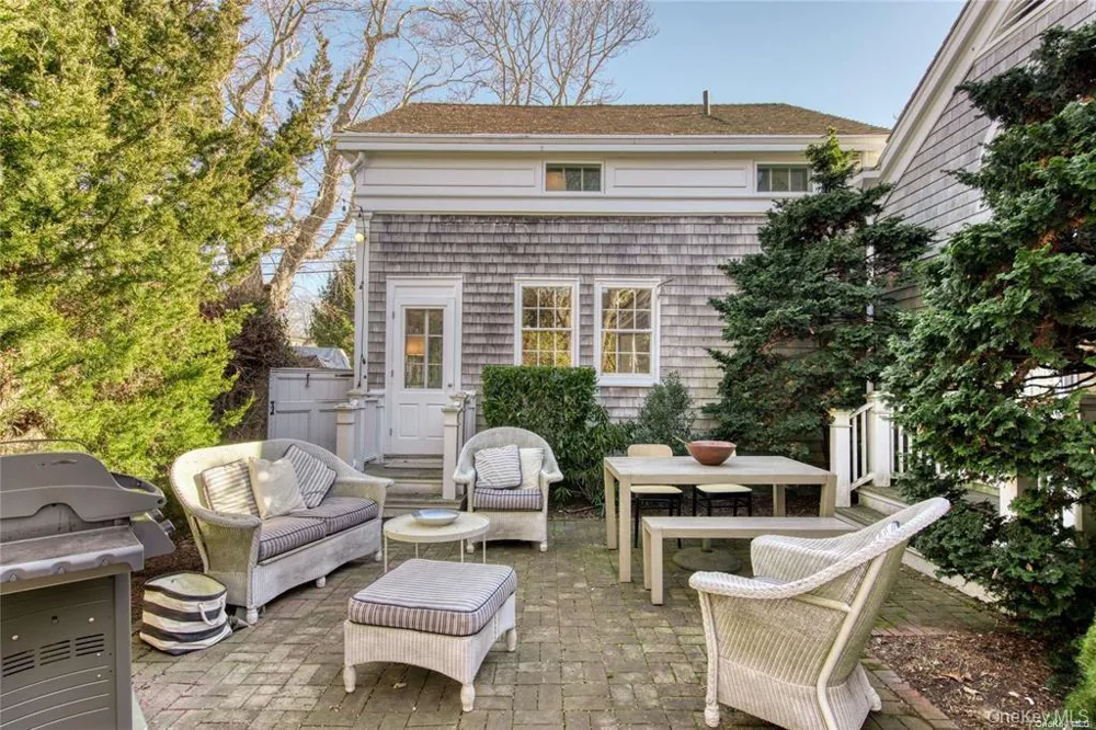 1800 Village Lane Orient, NY 11957
