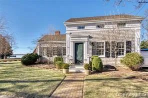 1800 Village Lane Orient, NY 11957