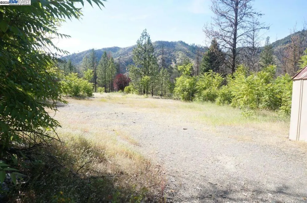 101 River Acres Junction City, CA 96048