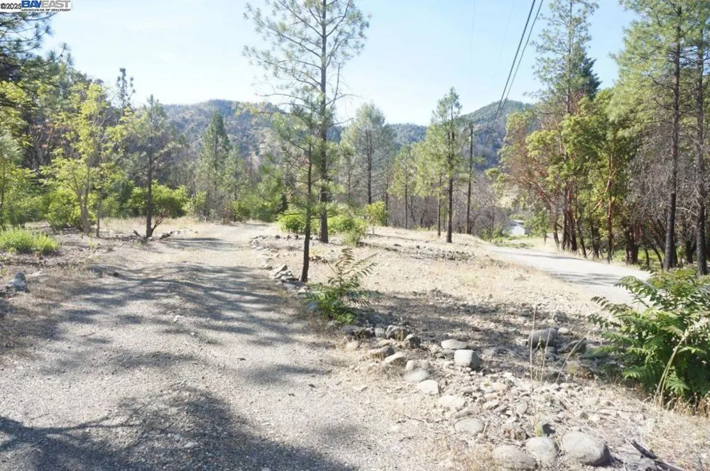 101 River Acres Junction City, CA 96048