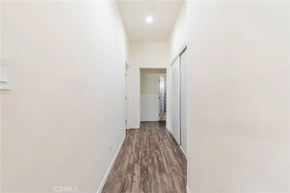 421 E 65th Los Angeles, CA 90003