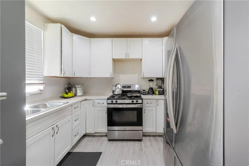 421 E 65th Los Angeles, CA 90003