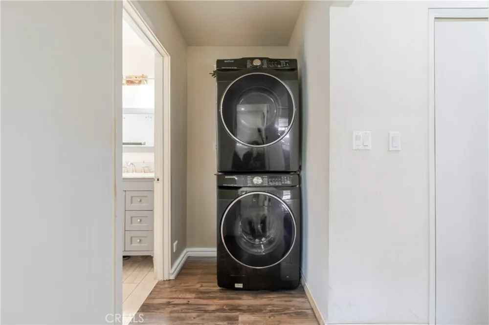 421 E 65th Los Angeles, CA 90003