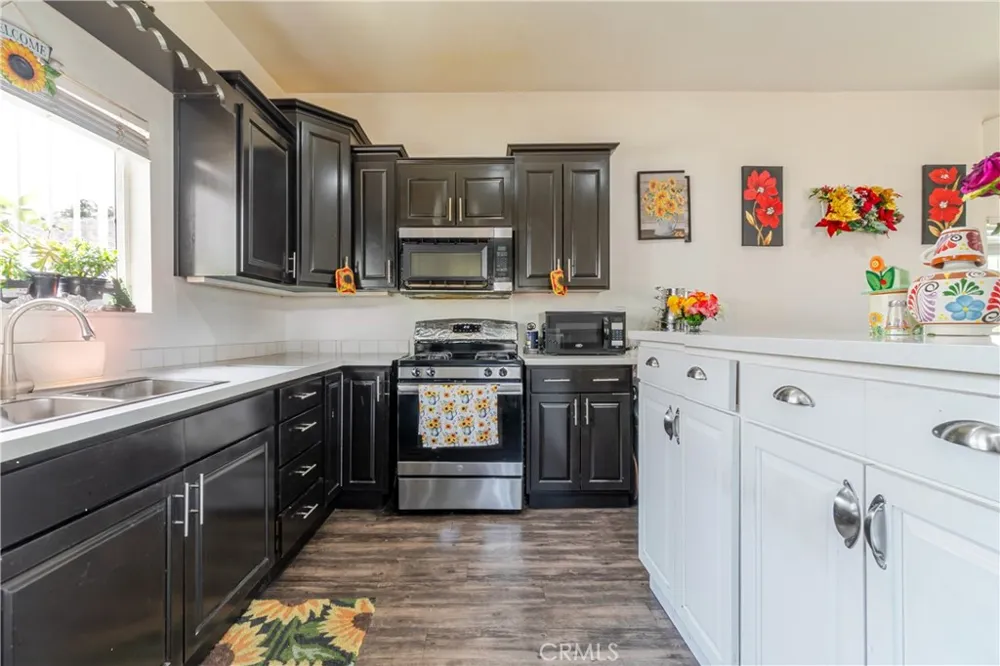 421 E 65th Los Angeles, CA 90003