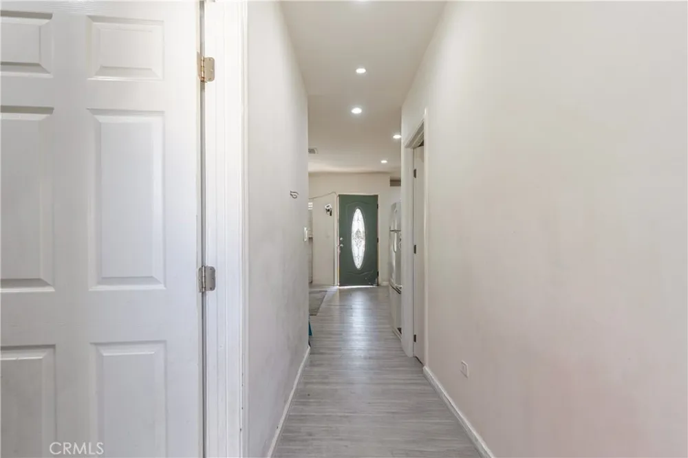 421 E 65th Los Angeles, CA 90003