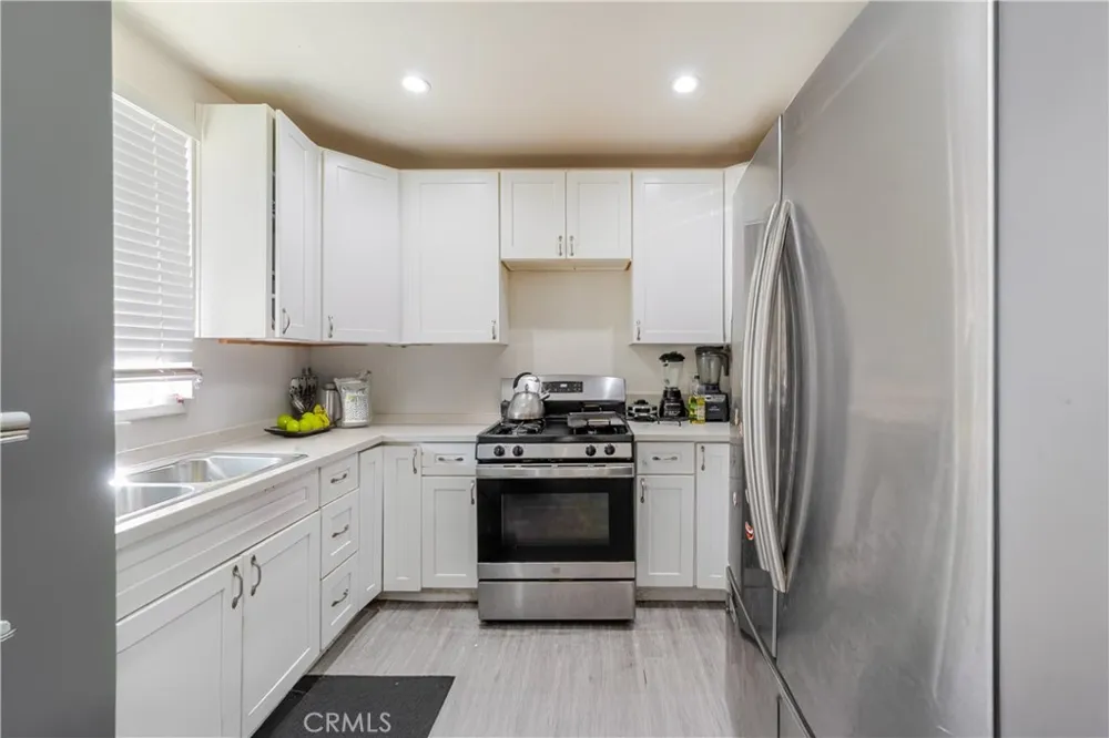421 E 65th Los Angeles, CA 90003