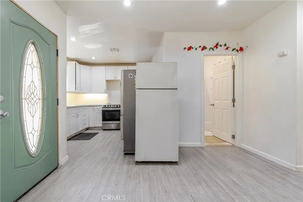 421 E 65th Los Angeles, CA 90003