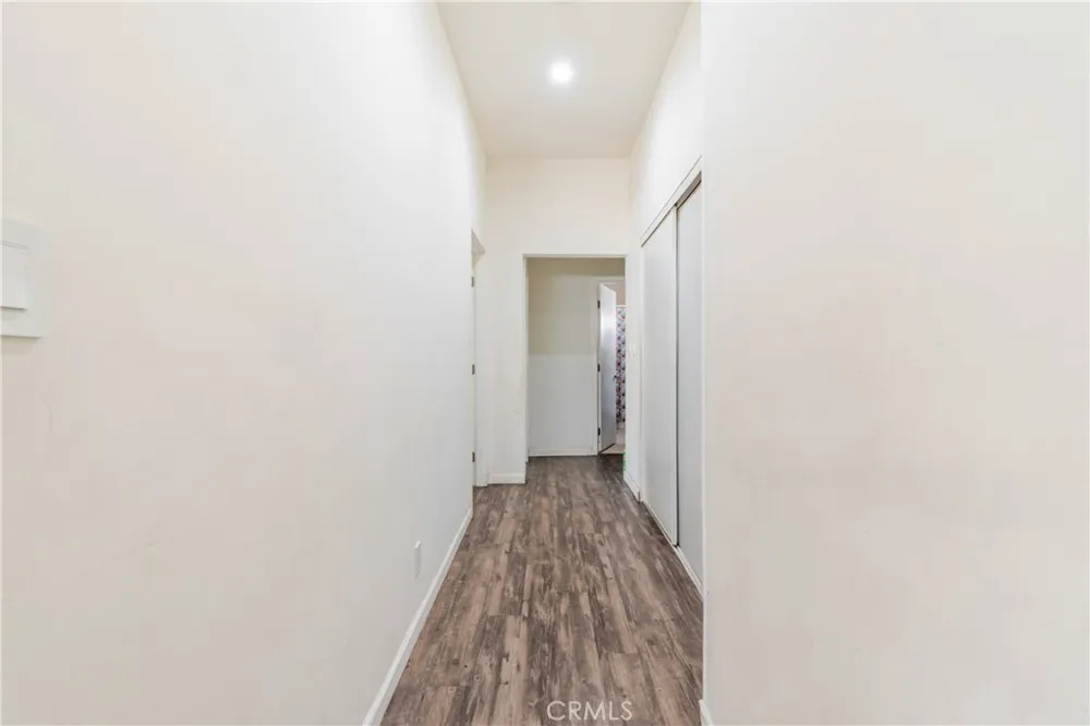 421 E 65th Los Angeles, CA 90003