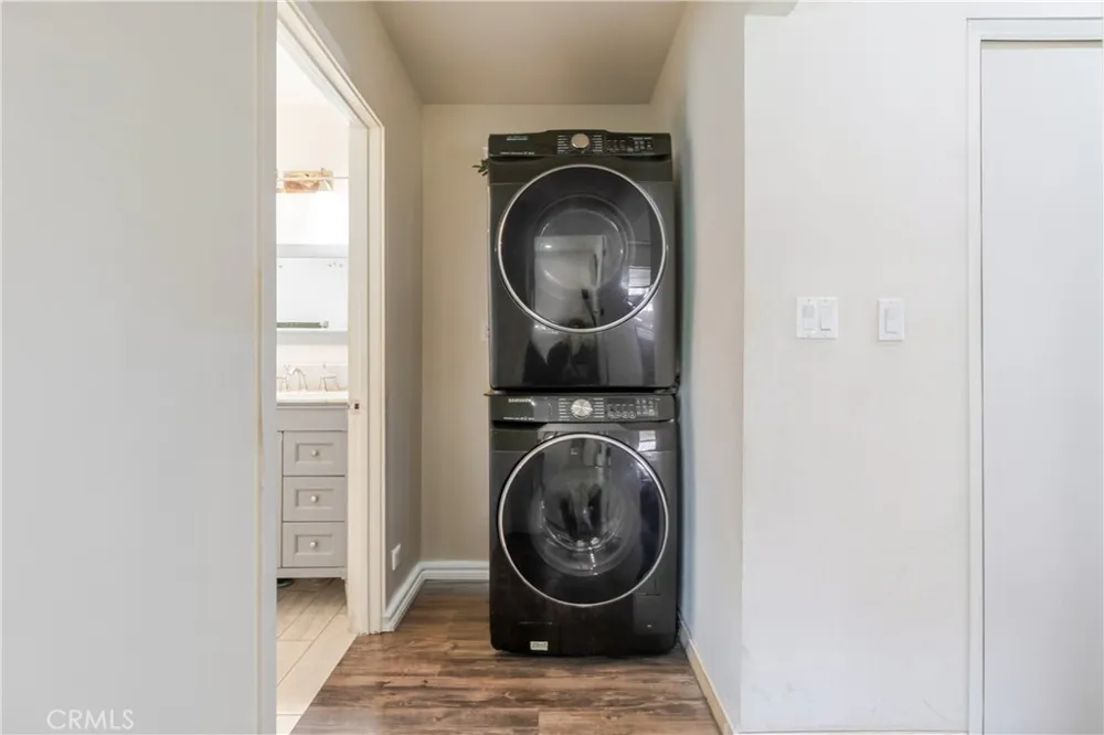 421 E 65th Los Angeles, CA 90003