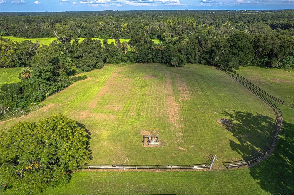 12615 NW GAINESVILLE ROAD Reddick, FL 32686