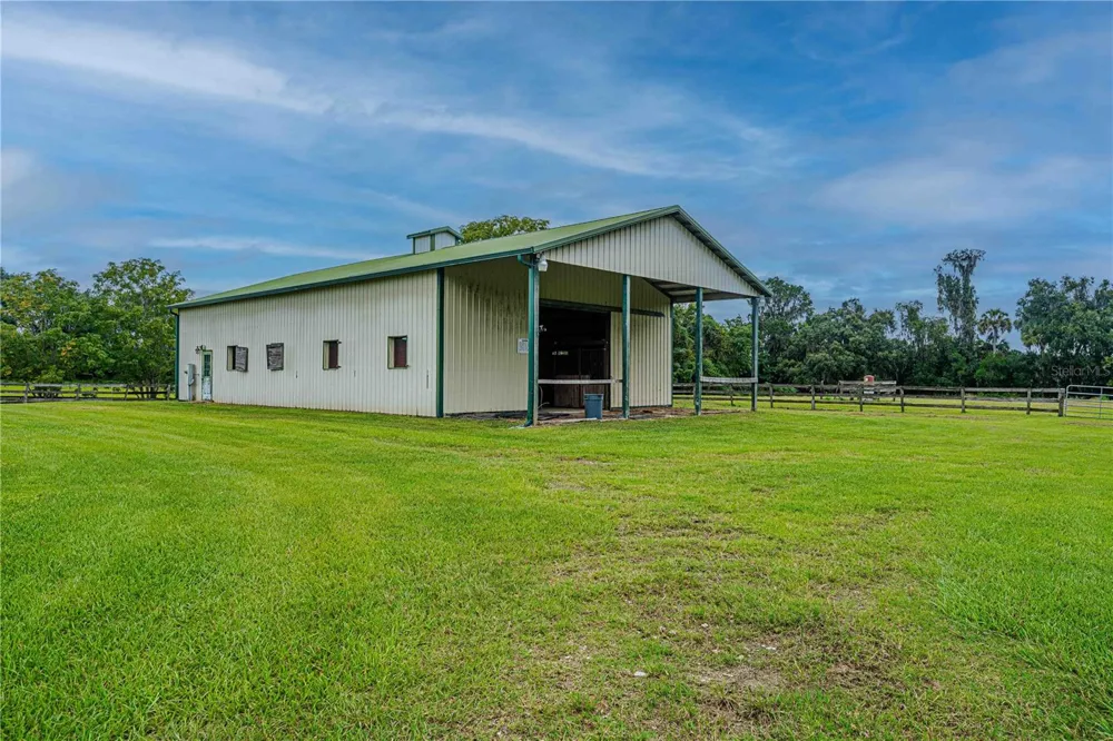 12615 NW GAINESVILLE ROAD Reddick, FL 32686