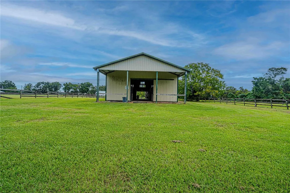 12615 NW GAINESVILLE ROAD Reddick, FL 32686