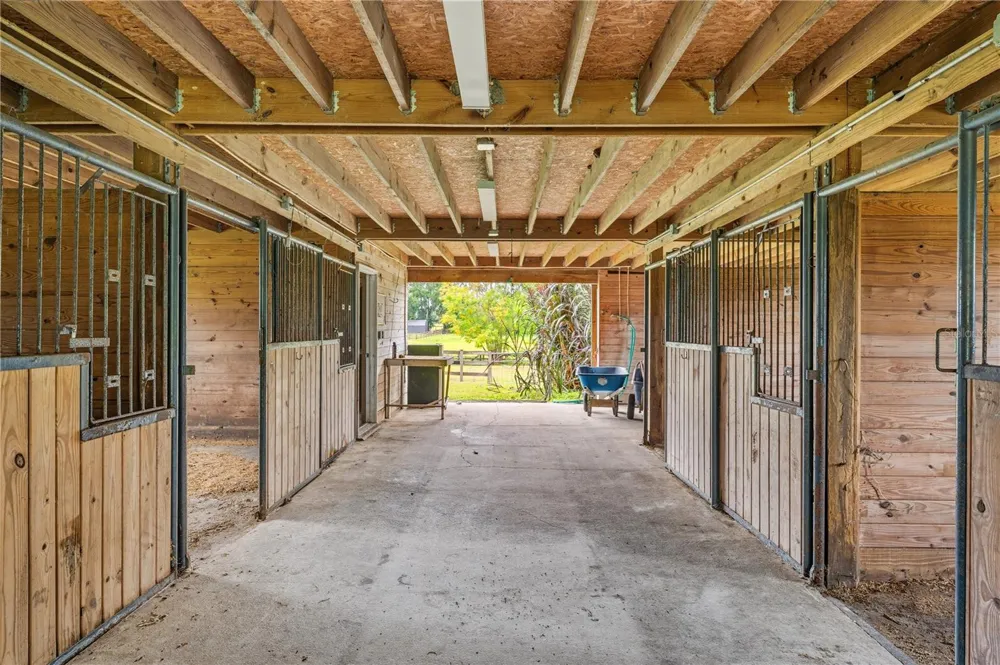 12615 NW GAINESVILLE ROAD Reddick, FL 32686