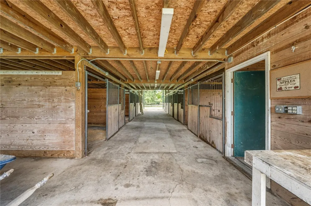 12615 NW GAINESVILLE ROAD Reddick, FL 32686