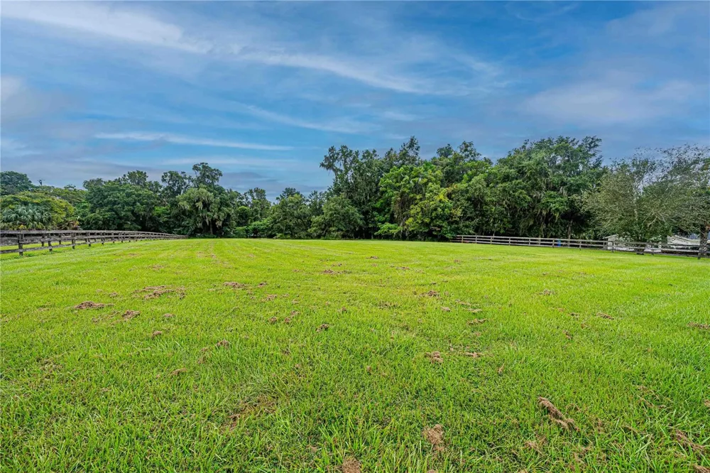 12615 NW GAINESVILLE ROAD Reddick, FL 32686