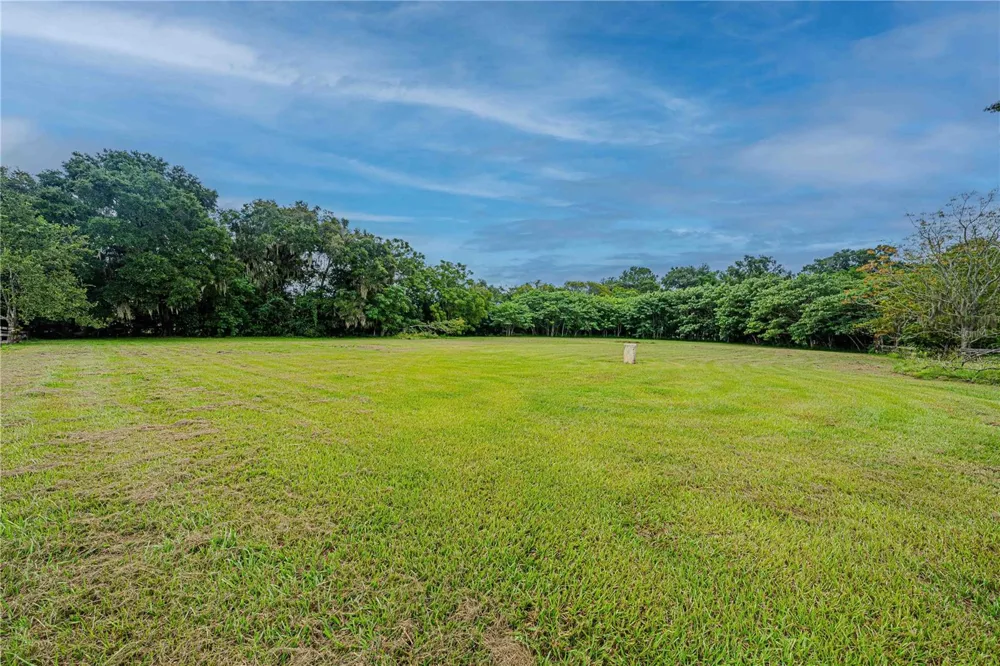 12615 NW GAINESVILLE ROAD Reddick, FL 32686