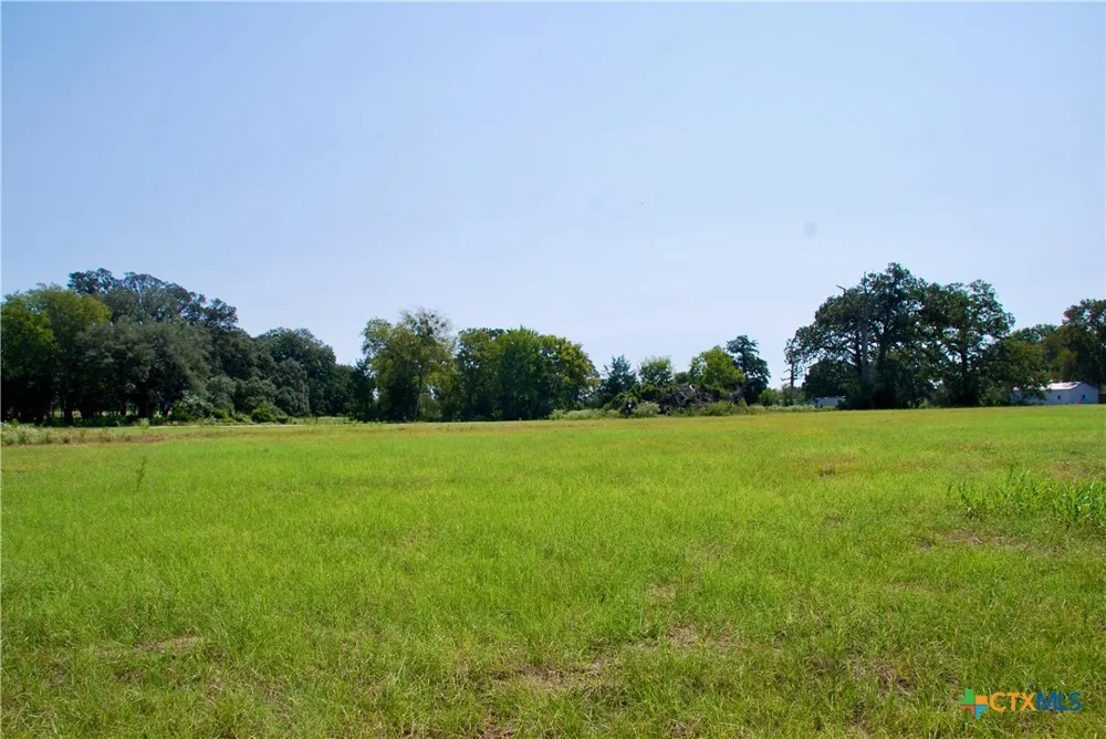 3 Harvell Lane Schulenburg, TX 78956