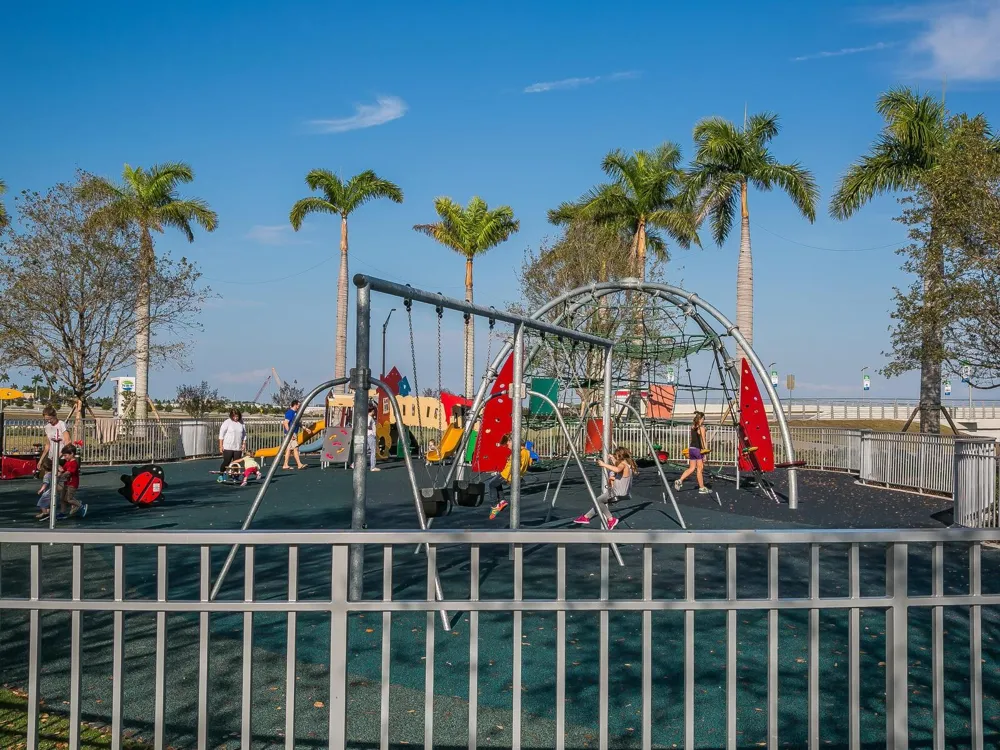 6103 CLUBSIDE DRIVE #6103 Sarasota, FL 34243