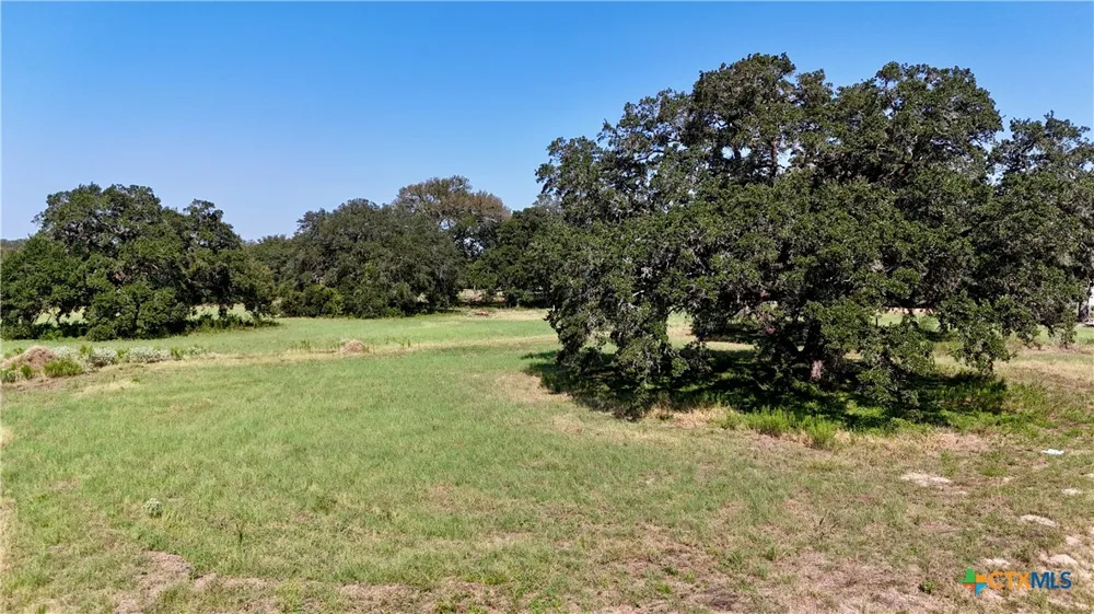 4 Harvell Lane Schulenburg, TX 78956
