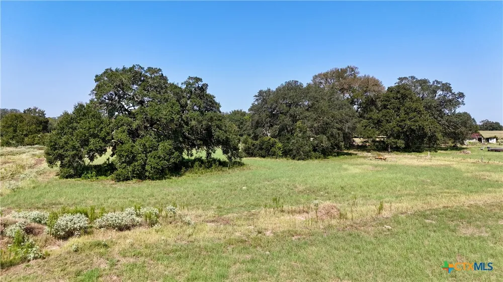 4 Harvell Lane Schulenburg, TX 78956