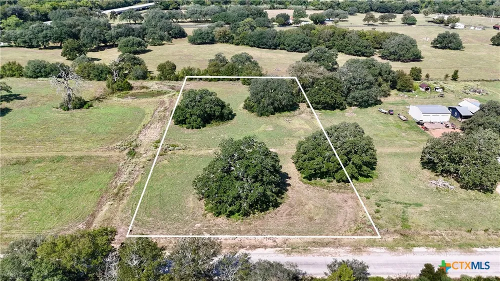 4 Harvell Lane Schulenburg, TX 78956
