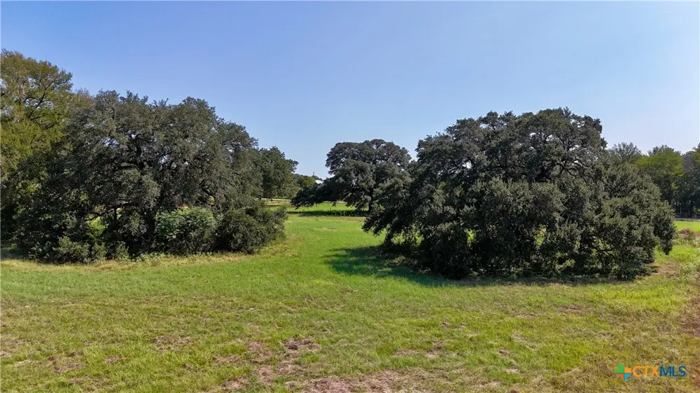 4 Harvell Lane Schulenburg, TX 78956