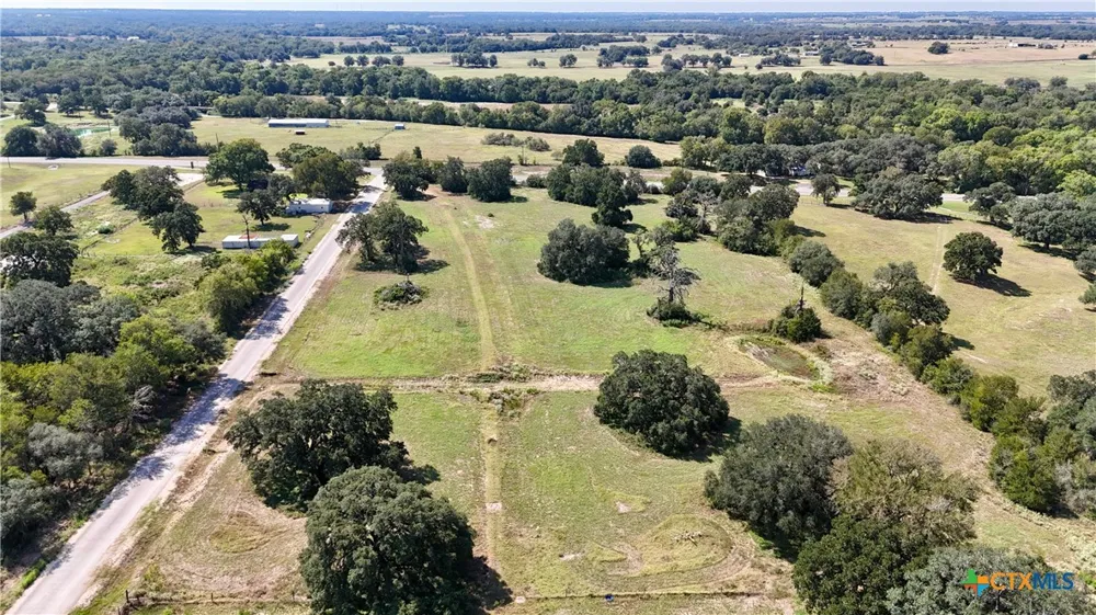 4 Harvell Lane Schulenburg, TX 78956