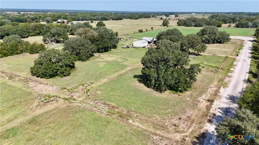 4 Harvell Lane Schulenburg, TX 78956