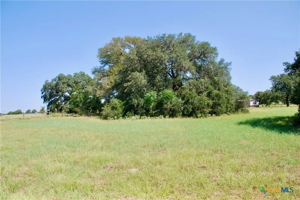 4 Harvell Lane Schulenburg, TX 78956