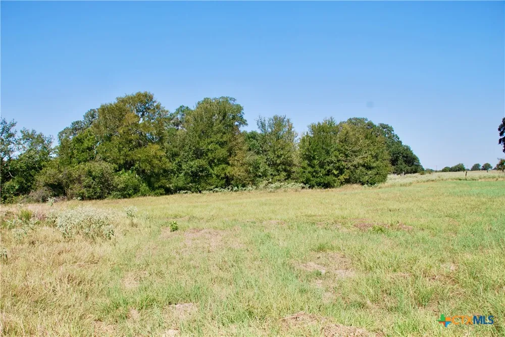 4 Harvell Lane Schulenburg, TX 78956