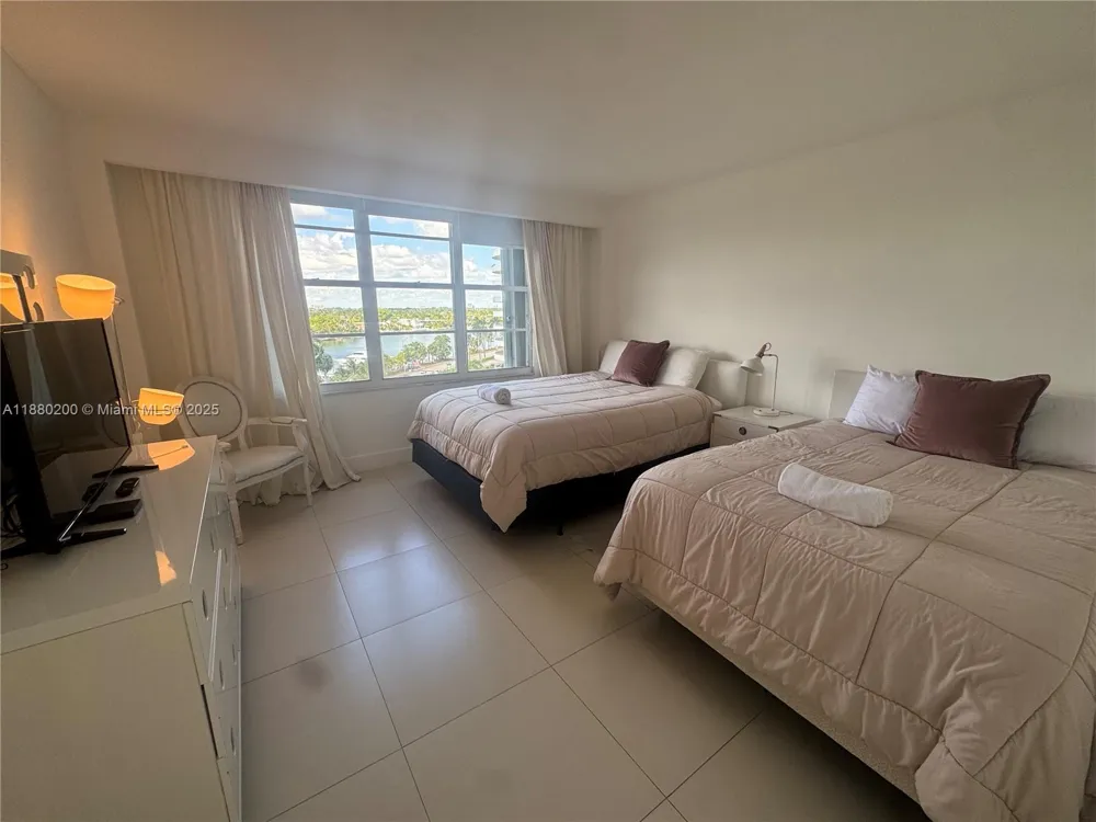 5151 Collins Ave #923 Miami Beach, FL 33140