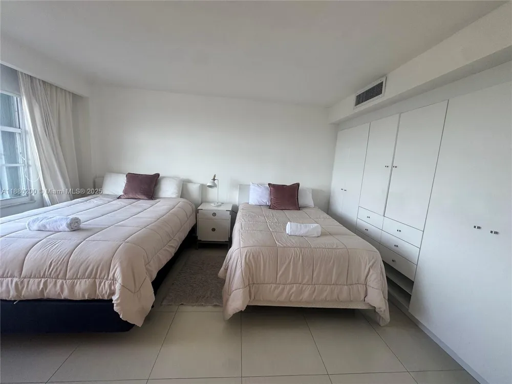5151 Collins Ave #923 Miami Beach, FL 33140