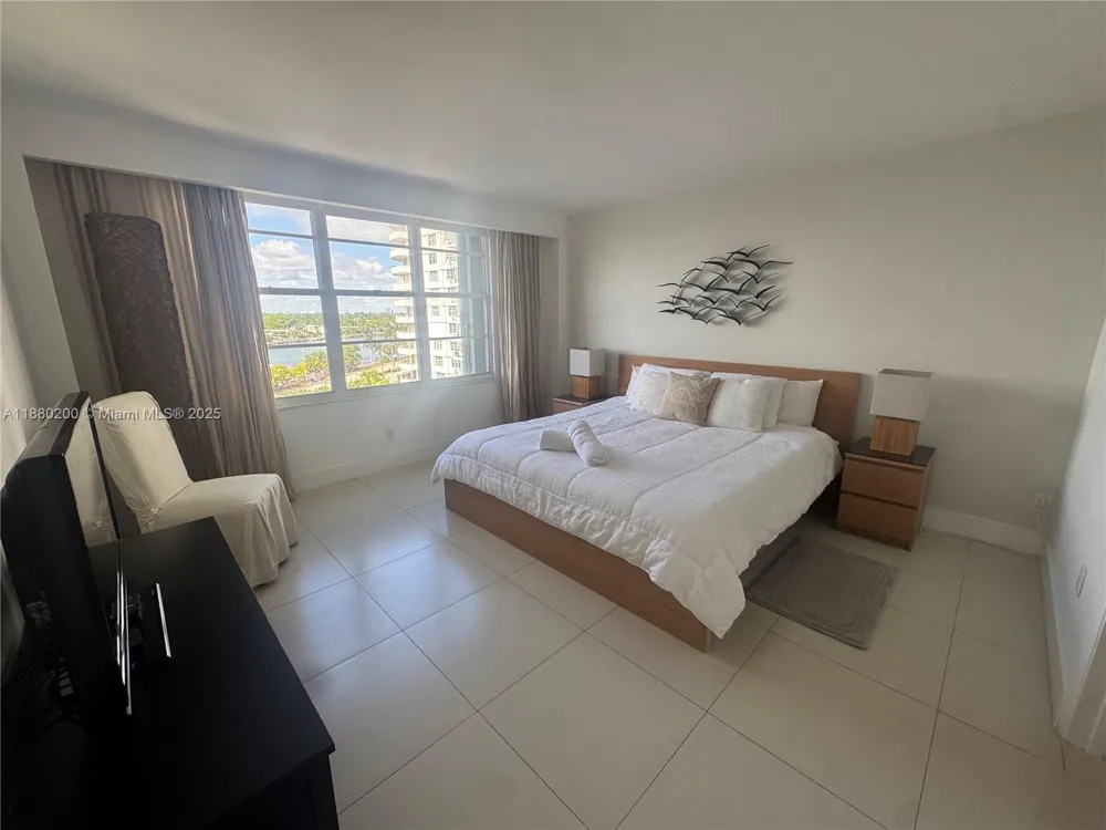 5151 Collins Ave #923 Miami Beach, FL 33140