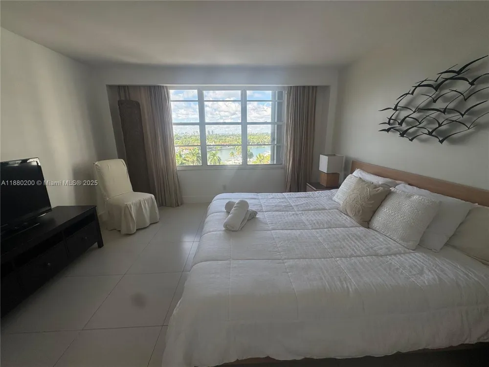 5151 Collins Ave #923 Miami Beach, FL 33140