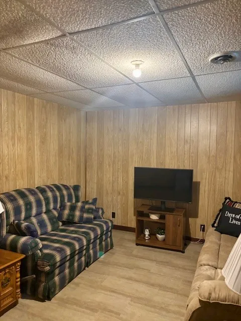 2258 S Williams Rd Greenbrier, TN 37073
