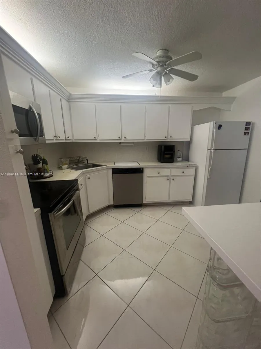 2750 NE 183rd St #1612 Aventura, FL 33160
