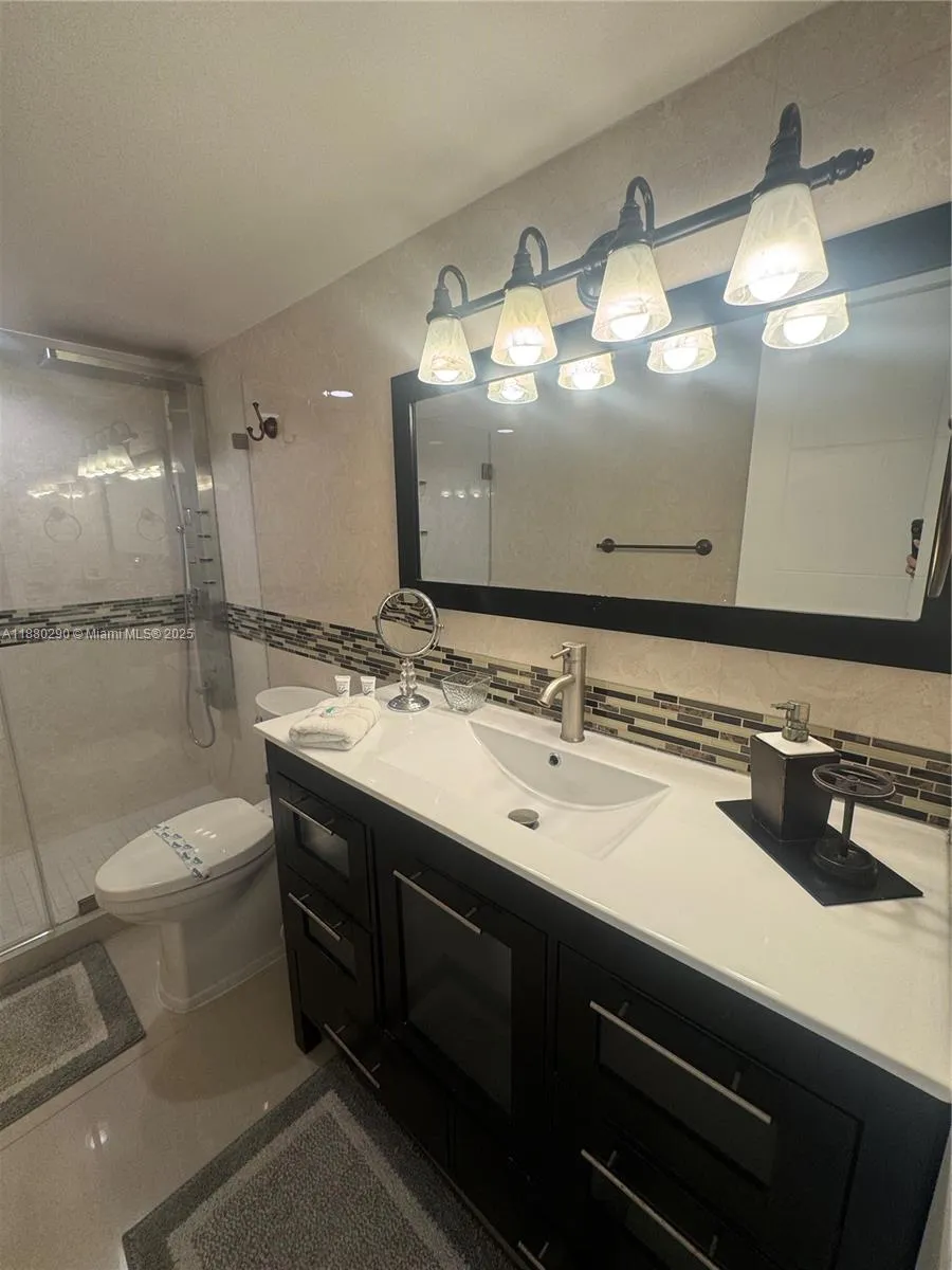 5161 Collins Ave #514 Miami Beach, FL 33140