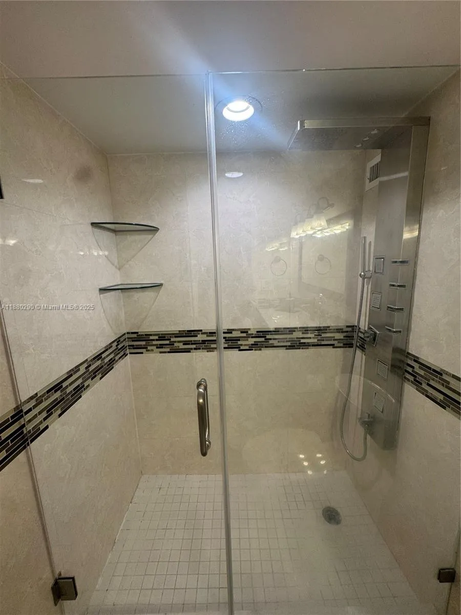 5161 Collins Ave #514 Miami Beach, FL 33140