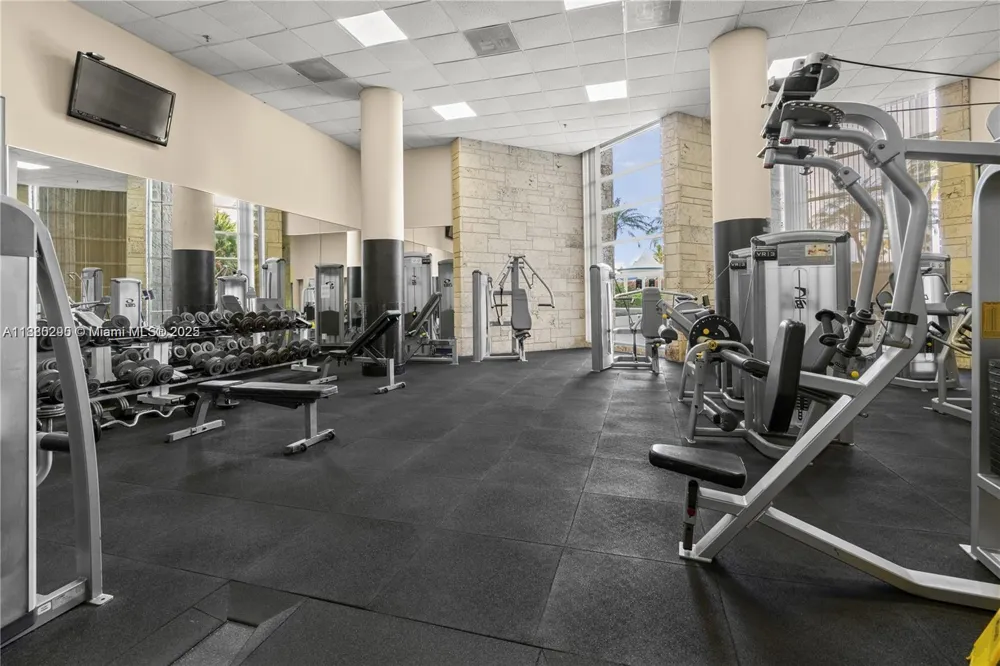 5161 Collins Ave #514 Miami Beach, FL 33140