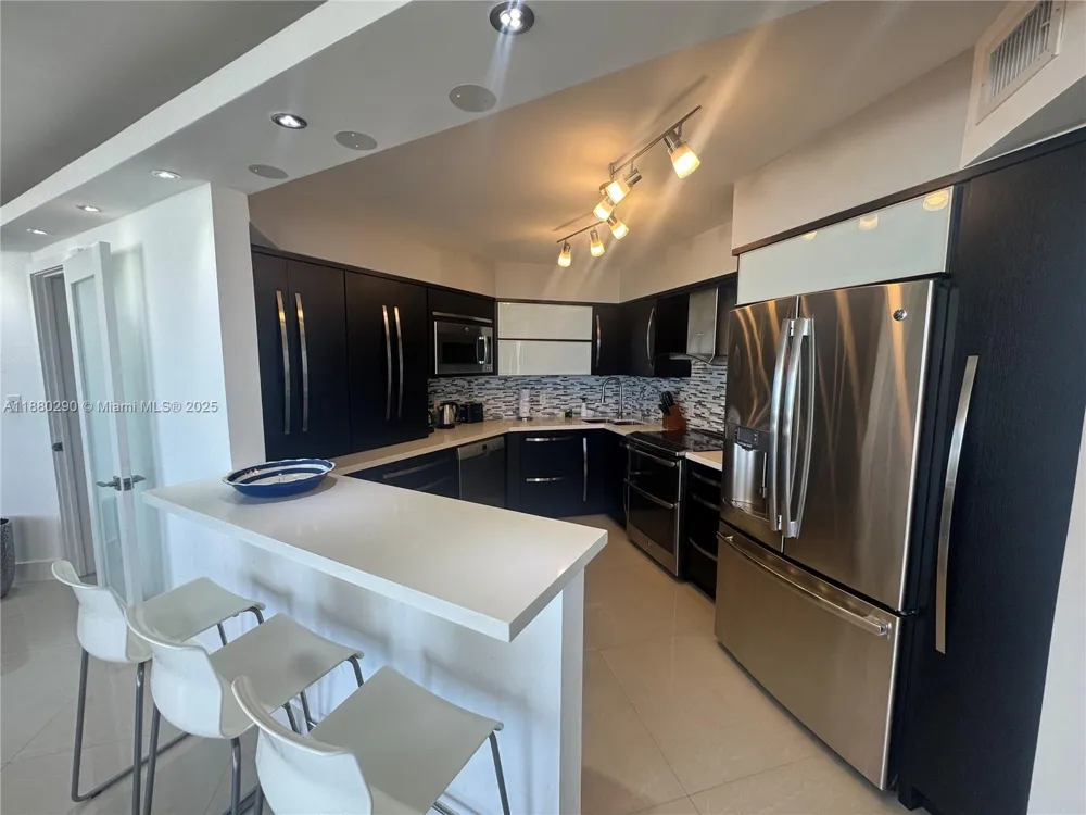 5161 Collins Ave #514 Miami Beach, FL 33140
