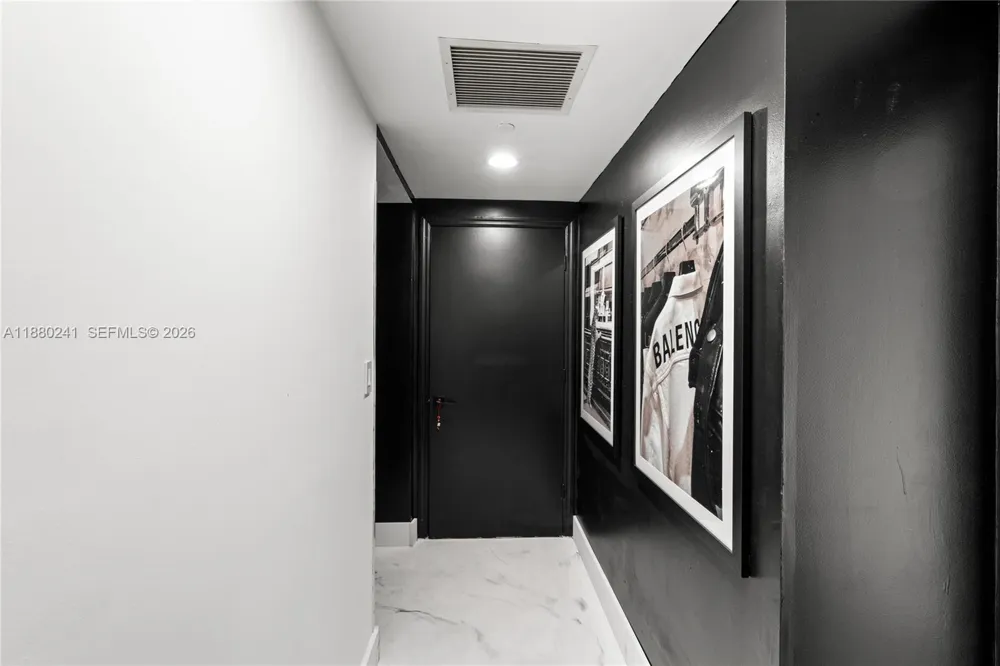 55 SE 6th St #1203 Miami, FL 33131