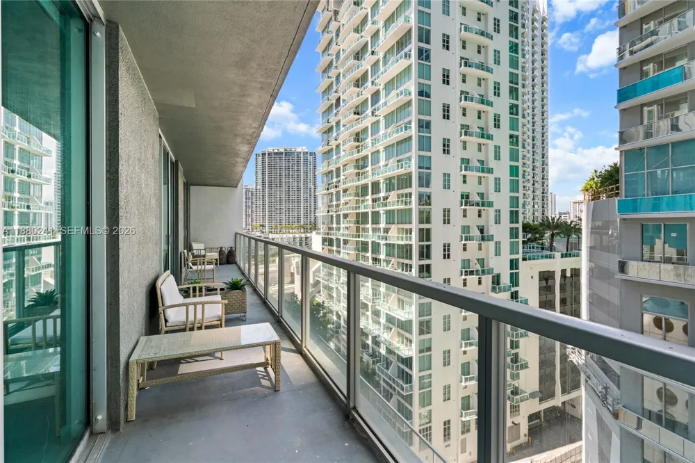 55 SE 6th St #1203 Miami, FL 33131