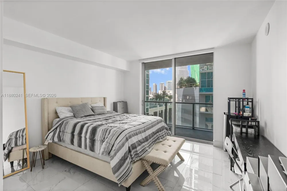 55 SE 6th St #1203 Miami, FL 33131