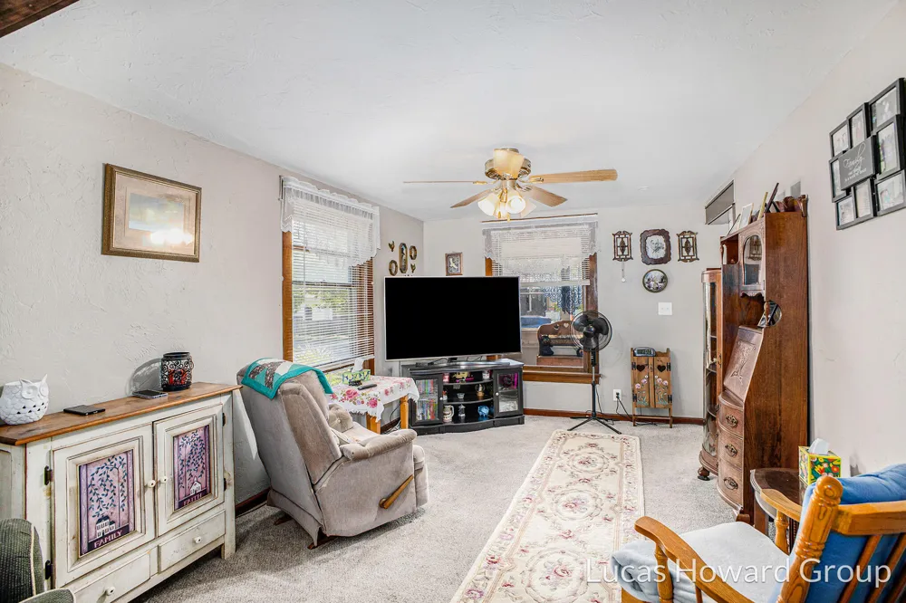 712 Lenore Avenue Lansing, MI 48910
