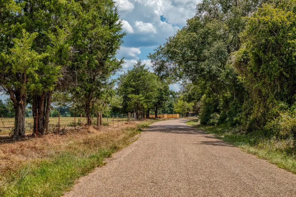 8671 County Road 324 Caldwell, TX 77836