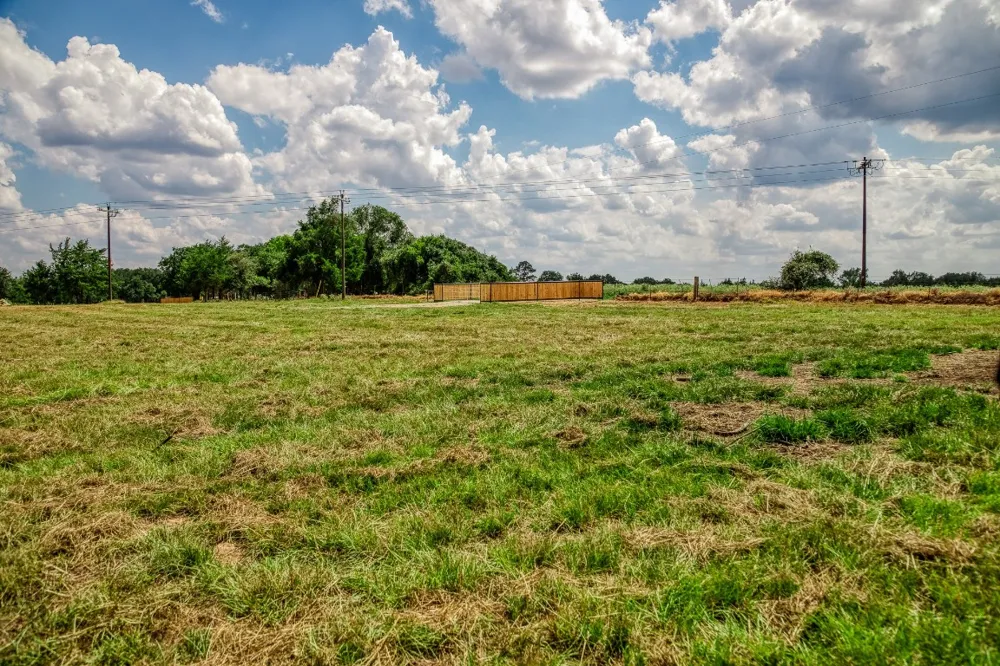 8671 County Road 324 Caldwell, TX 77836