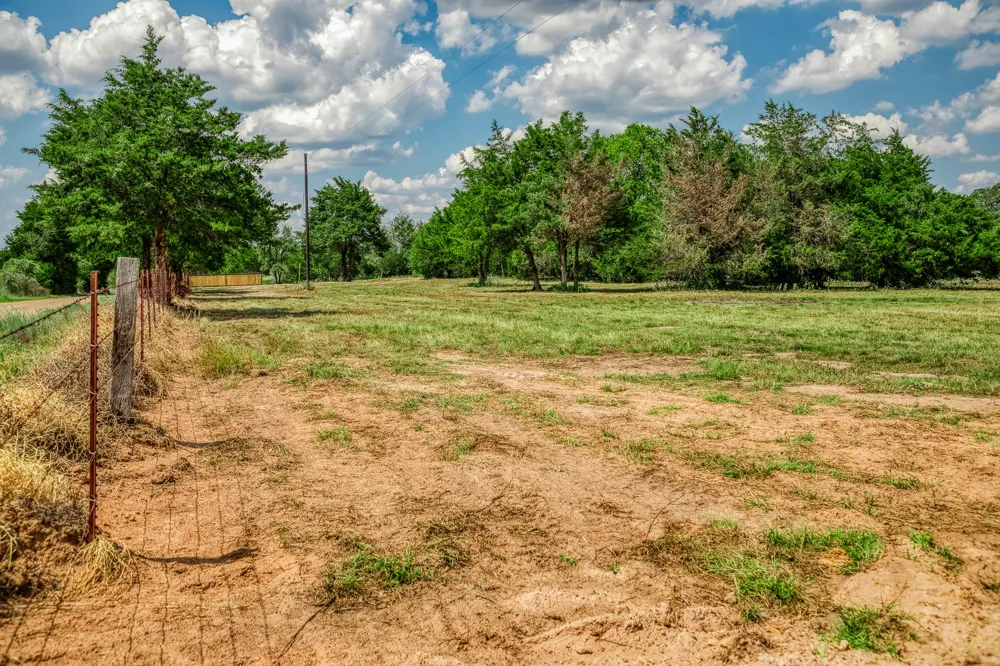 8671 County Road 324 Caldwell, TX 77836