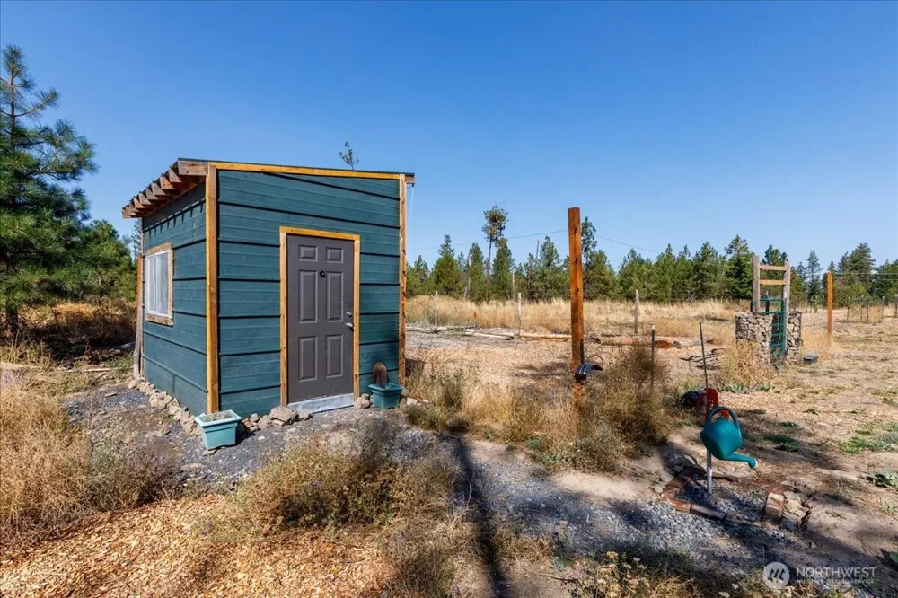35000 Miles Creston Road Creston, WA 99117