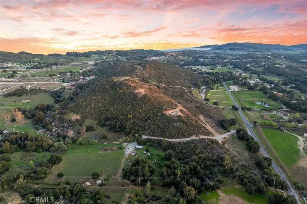 39948 Avenida La Cresta Murrieta, CA 92562